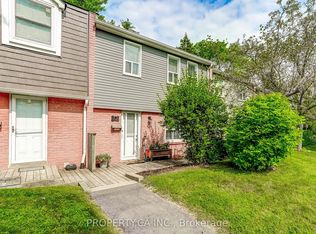 1050 Shawnmarr Rd #32, Mississauga, ON L5H3V1