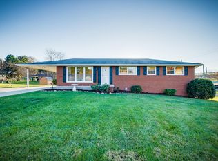 3801 Telstar Dr, Kingsport, TN 37664