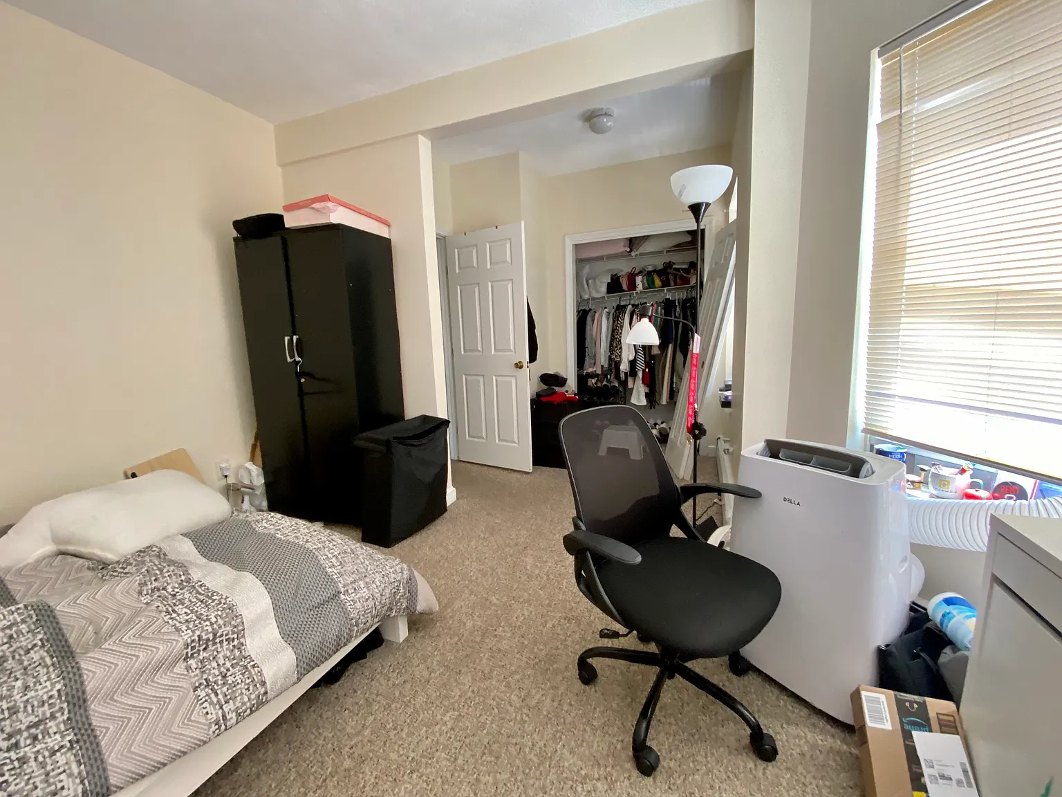 2 bed, 700 sqft, $3,000 — Photo 4
