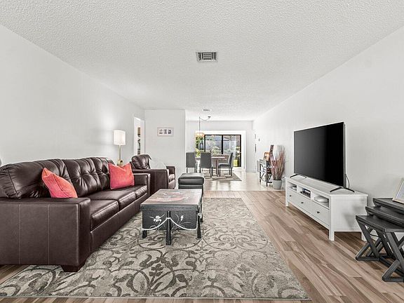 2nd image of 4862 Equestrian Road
