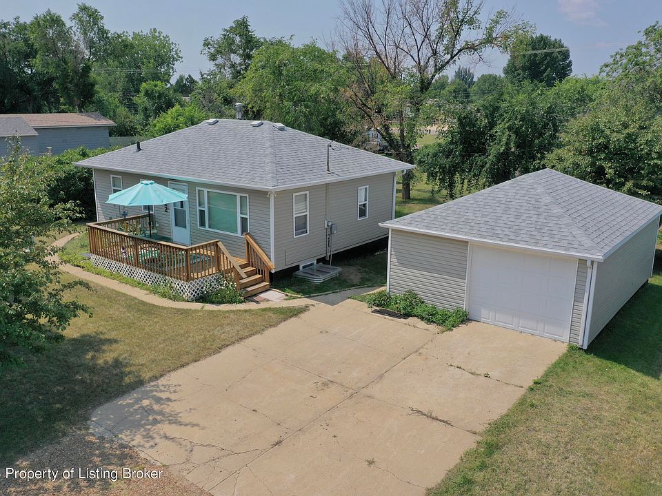 1st image of 622 1st Ave SW