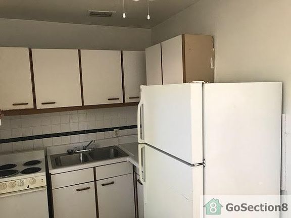 2nd image of 411 50th St