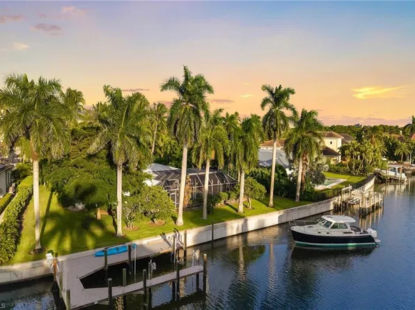 1795 Hurricane Harbor LN, NAPLES, FL 34102