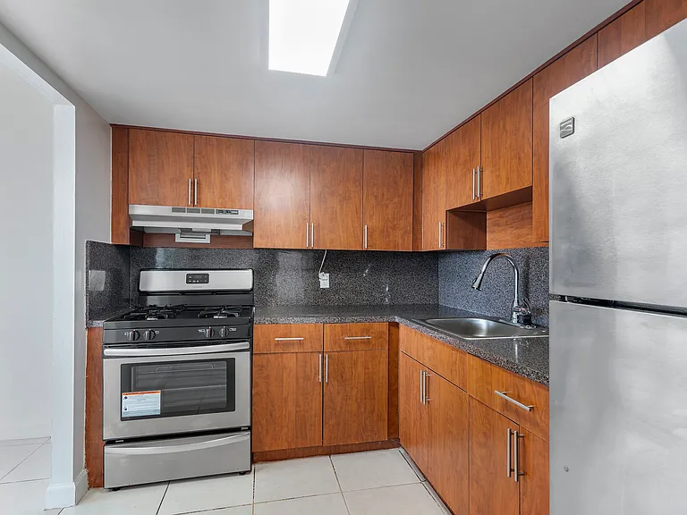 1 Bed 1.5 Bath Model Unit