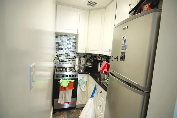Rented by America Mecca Realty LLC | media 9