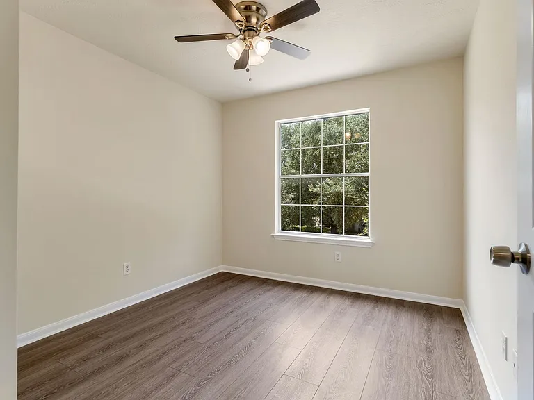 7622 Jonathon Ct — Photo 12