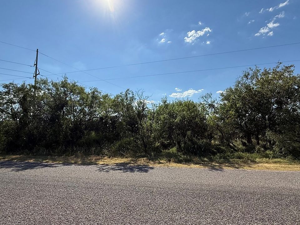 2nd image of 10505 Twin Lakes Ln