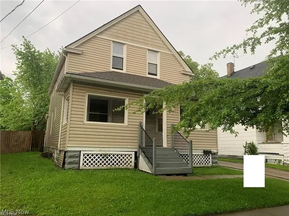 3247 W 56th St, Cleveland, OH 44102