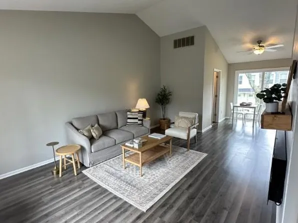 1012 Fox Run Rd, Waconia, MN 55387