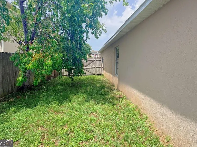 94 Pine Bluff Blvd E — Photo 32