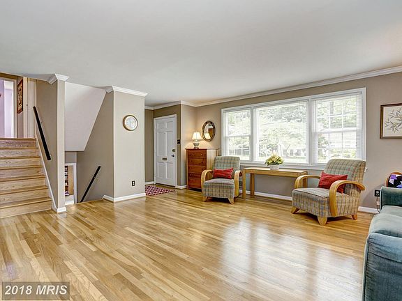 4th image of 815 Crocus Dr
