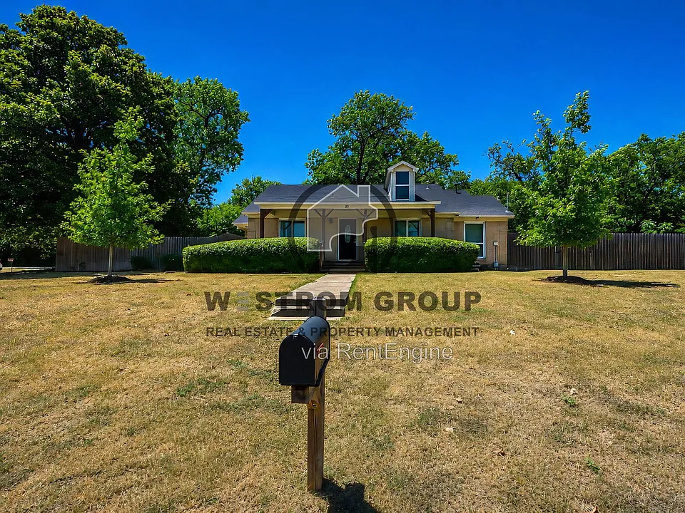 1701 Brook Hollow Dr