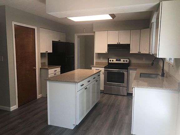 4th image of 380 Coldwell Ct