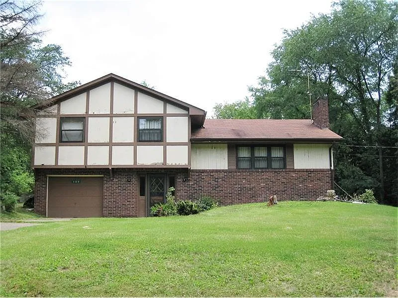 109 Clover Rd photo 1