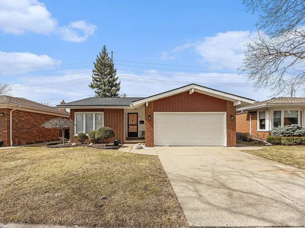 31009 Champine St, Saint Clair Shores, MI 48082
