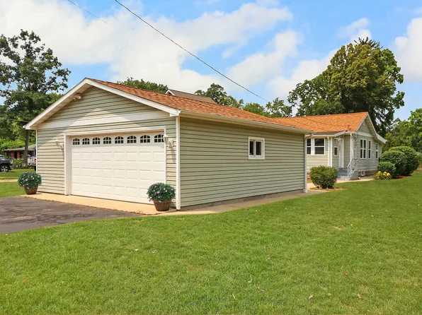 26276 W Grapevine Ave, Antioch, IL 60002