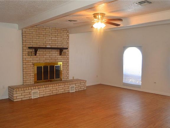 3rd image of 509 W Jefferson Ave