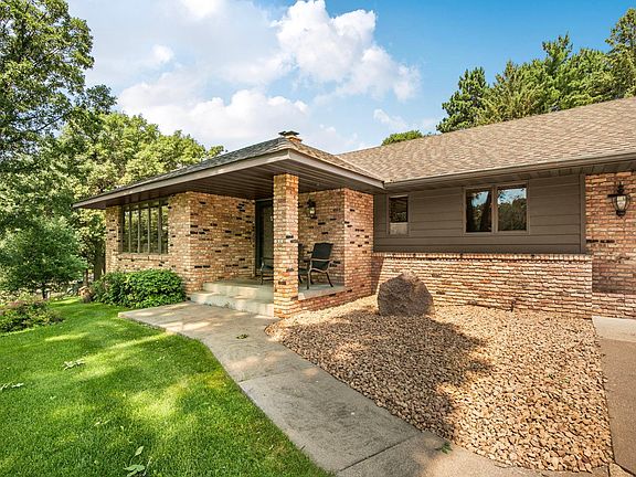 3rd image of 117 Benton Oaks Dr