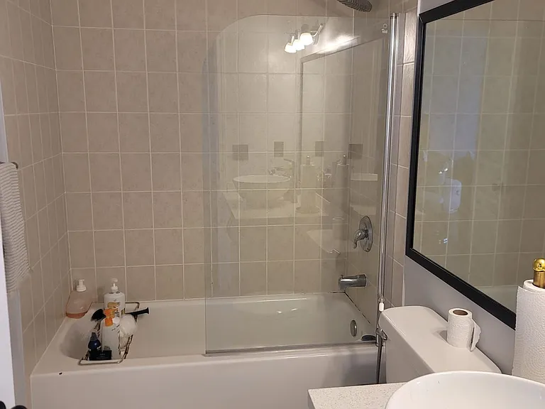 310 Red Maple Rd E #217 — Photo 17