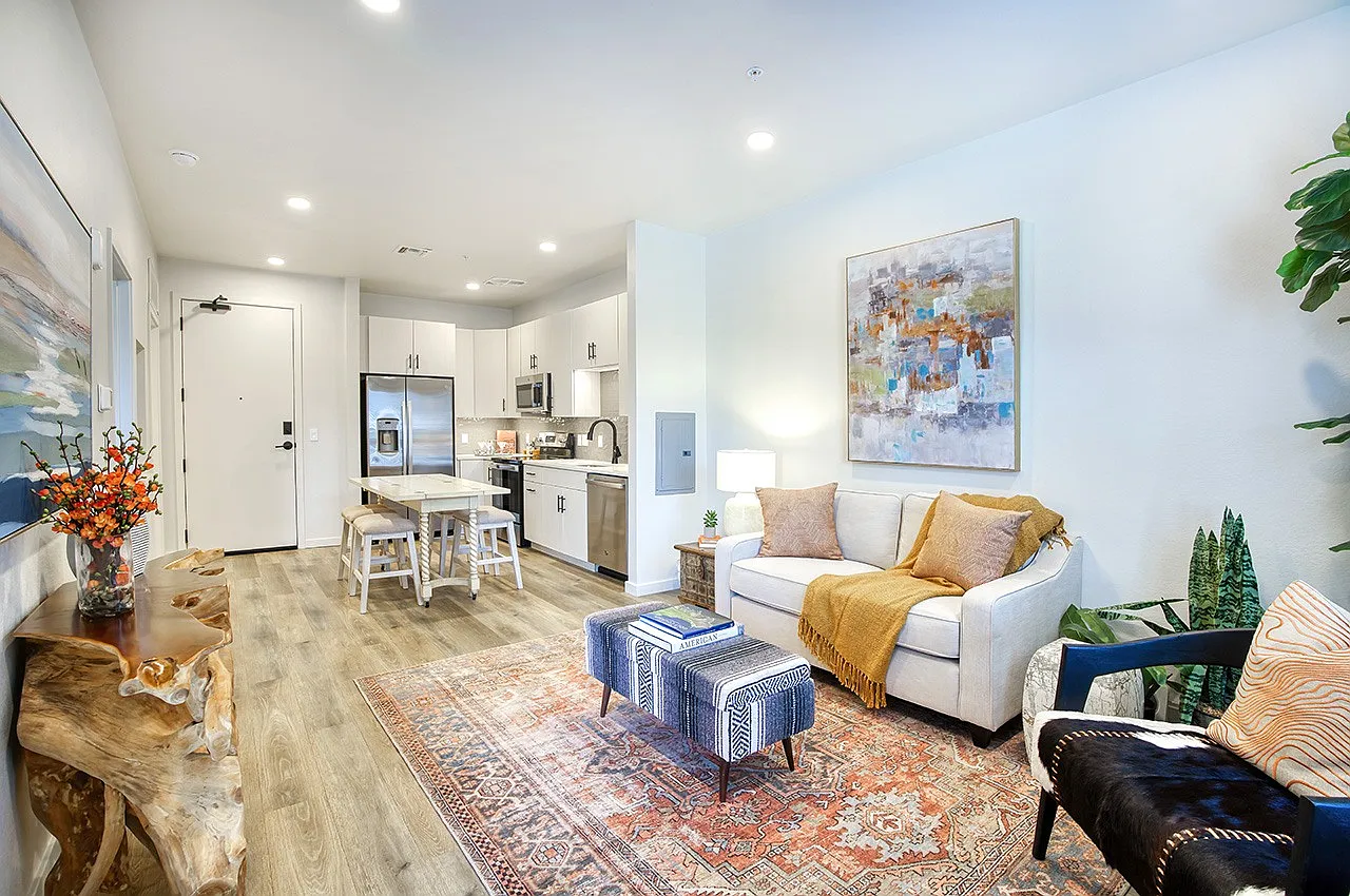 Evara Living — Photo 4
