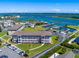 650 Cedar Point Blvd APT A15, Swansboro, NC 28584