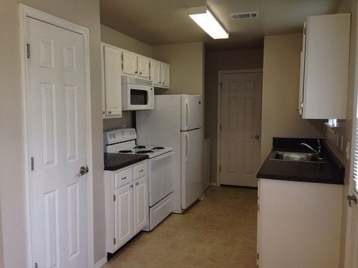 1st image of 32 Camily Ct