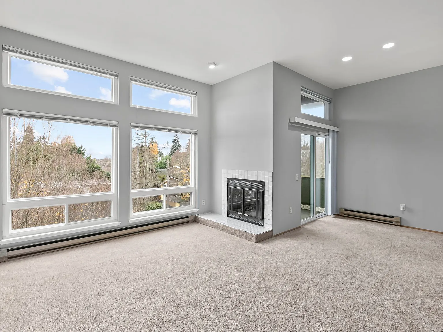 West Seattle Flats: Leasing Specials! Beautiful City Living Close to Beaches and Parks — Photo 2