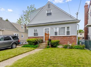 120 Washington Ave, Valley Stream, NY 11580