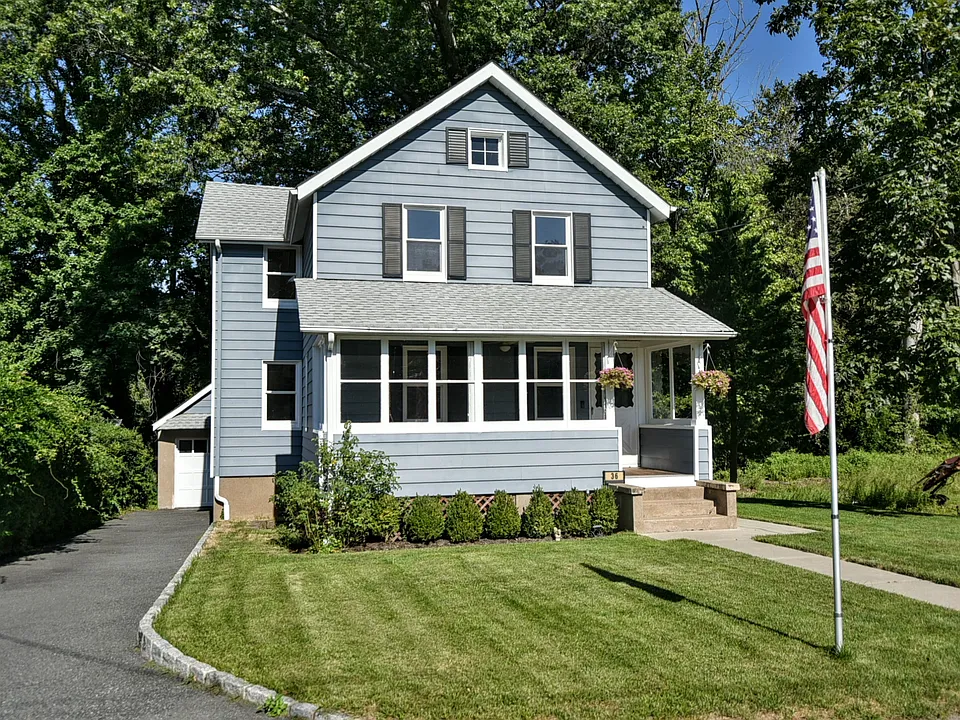 36 Hines Ave