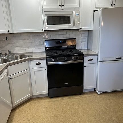 2nd image of 161 Craig Dr W