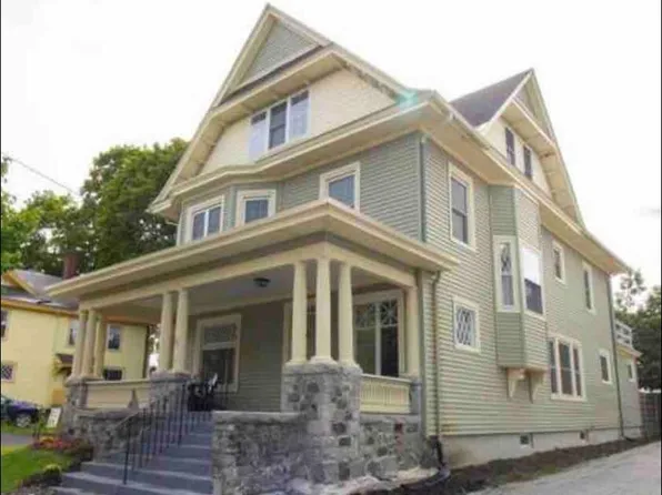 52 Grove Street, Bangor, ME 04401