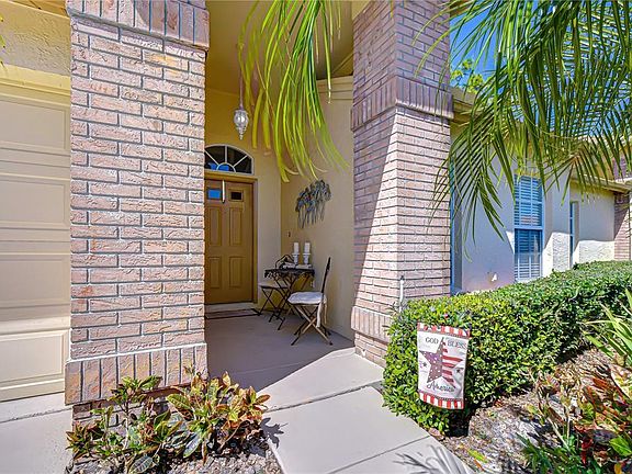 4th image of 6543 Pine Walk Dr