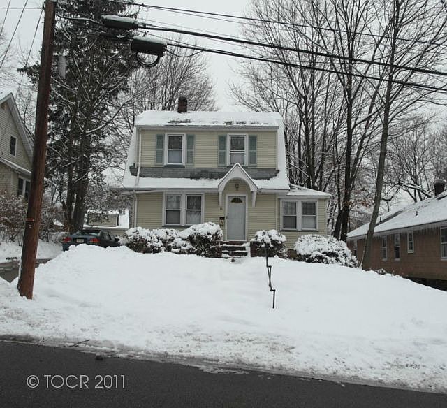 2nd image of 136 Chestnut St