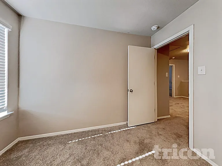 9411 Sandy Ridge Way — Photo 11