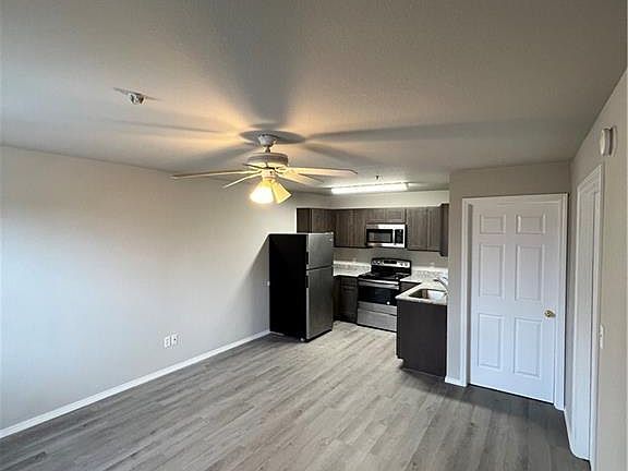 3rd image of 944 N Storer Ave #11329776