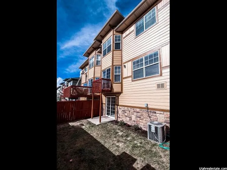 2160 E Whitekirk Way — Photo 14