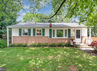 3 Sussex Cir, Camp Hill, PA 17011
