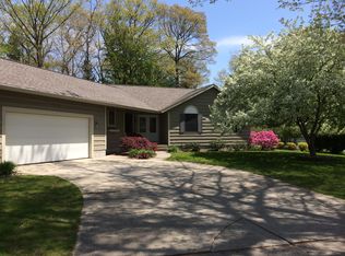712 W Wedgewood Dr, Muskegon, MI 49445