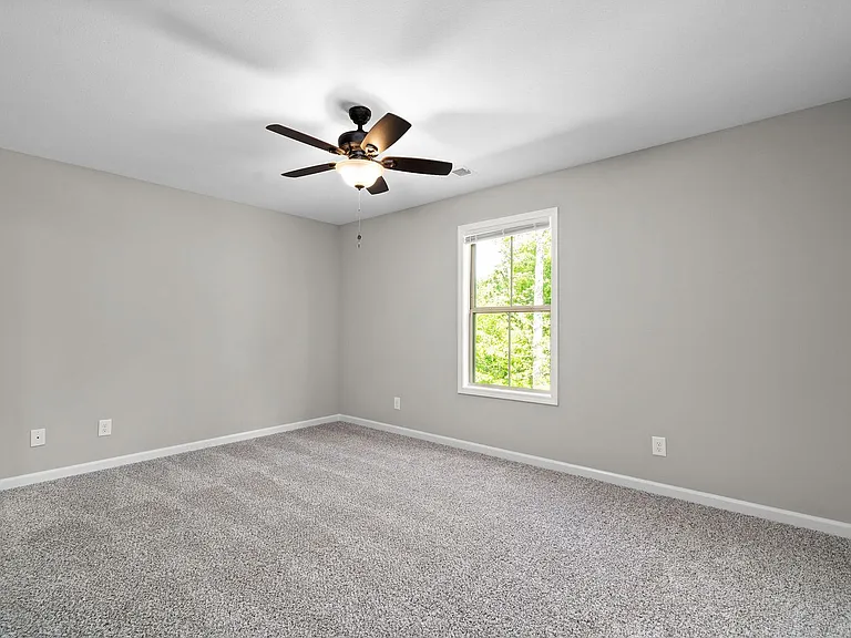 260 Smithson Ln — Photo 13