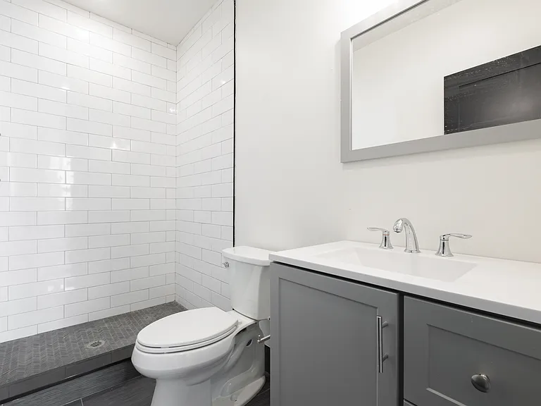 2025 Amber St #B — Photo 19