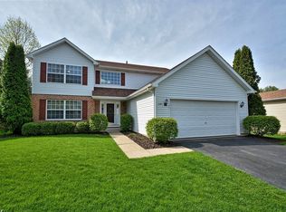 1481 Robincrest Ln, Lindenhurst, IL 60046