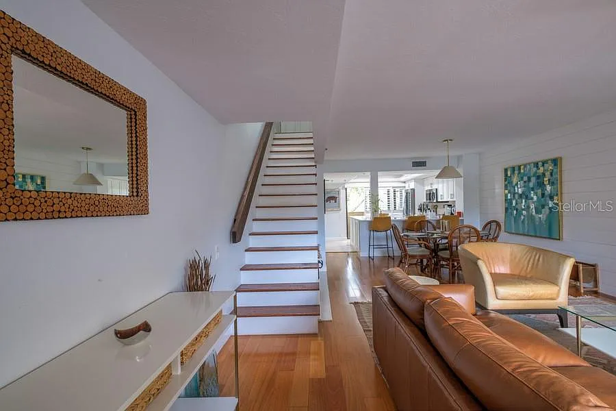 2 bed, 2.5 bath, 1264 sqft, $3,250 — Photo 3
