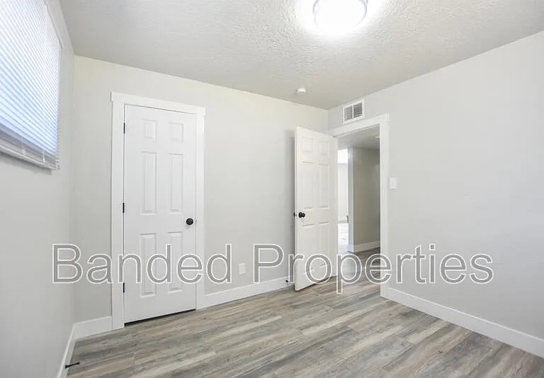 5155 S 4660 W — Photo 22
