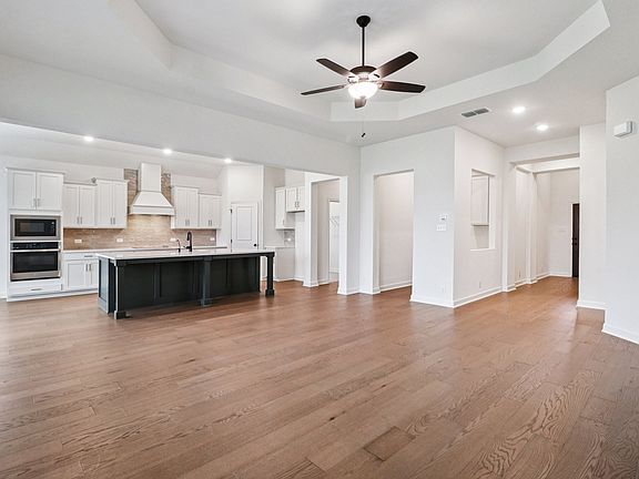 Saddlebrook Ranch - San Saba Interior Image 3