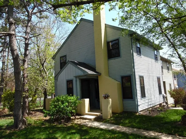 100 Hancock Ct, North Wales, PA 19454