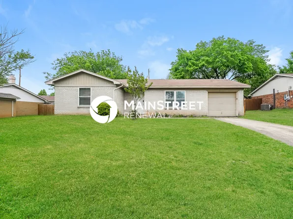 728 Poe St, Azle, TX 76020