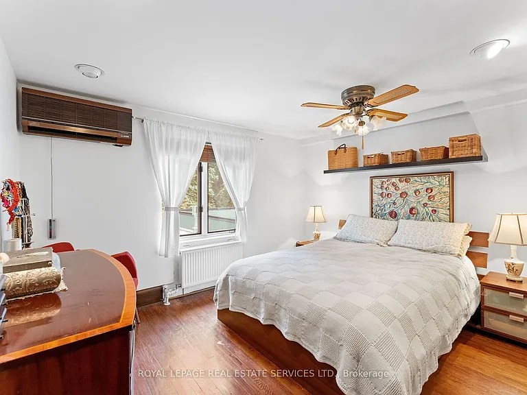 24 Mann Ave — Photo 31