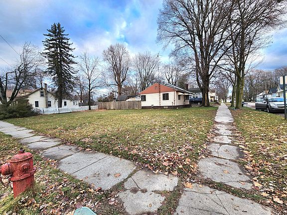 3rd image of 938 W Southern Ave