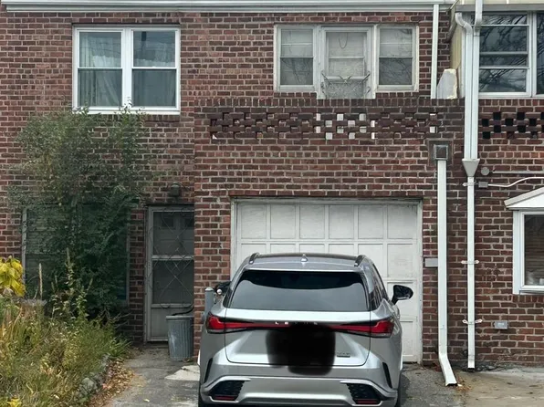 25-22 College point Boulevard, Flushing, NY 11354
