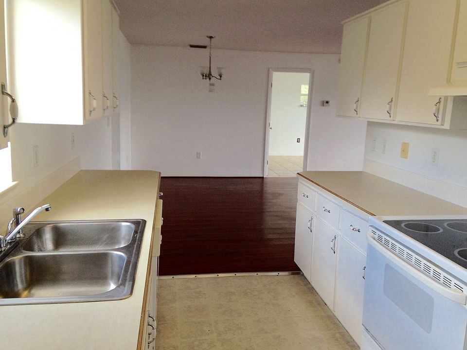 1st image of 332 Hallmark Ave